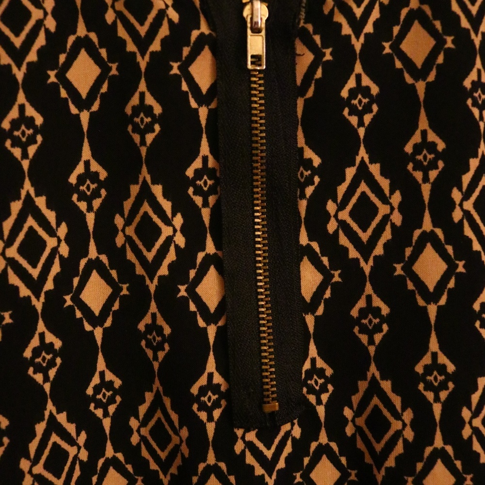 Black/Gold tank